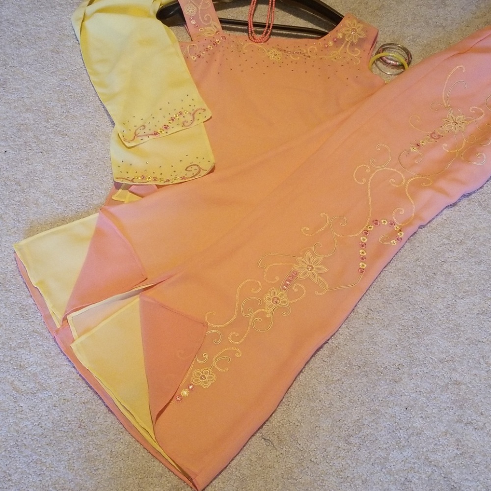 🕉STUNNING 3 Pc Indian Inspired Suit NWOT🕌